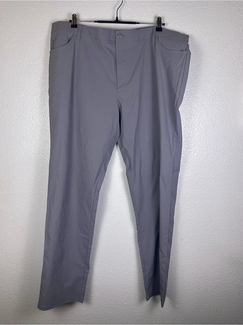Adidas Ultimate 365 5-Pocket Golf Pants
Stretch Gray Mens 42x34 Regular